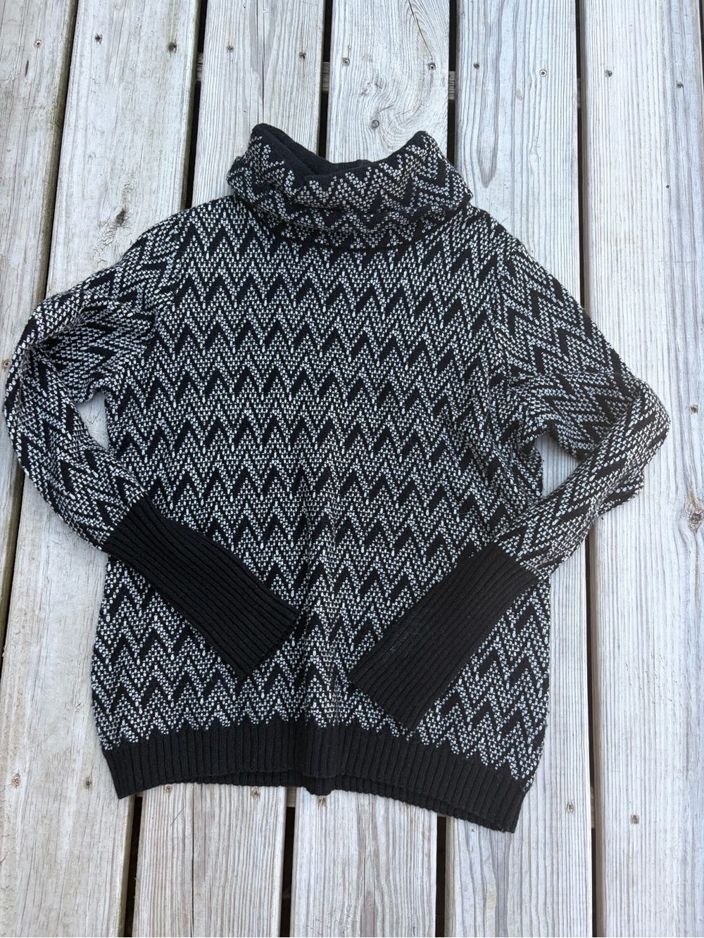 Ellen Tracy Sweater Womens Large Wool Blend Turtle Neck black Pullover Chevron